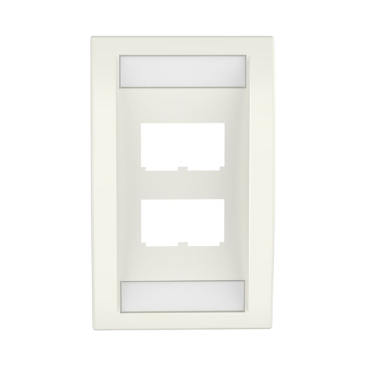 CFPE4IWY|Placa de Pared Vertical Ejecutiva, Salida Para 4 Puertos Mini-Com, Con Espacios Para Etiquetas, Color Blanco Mate